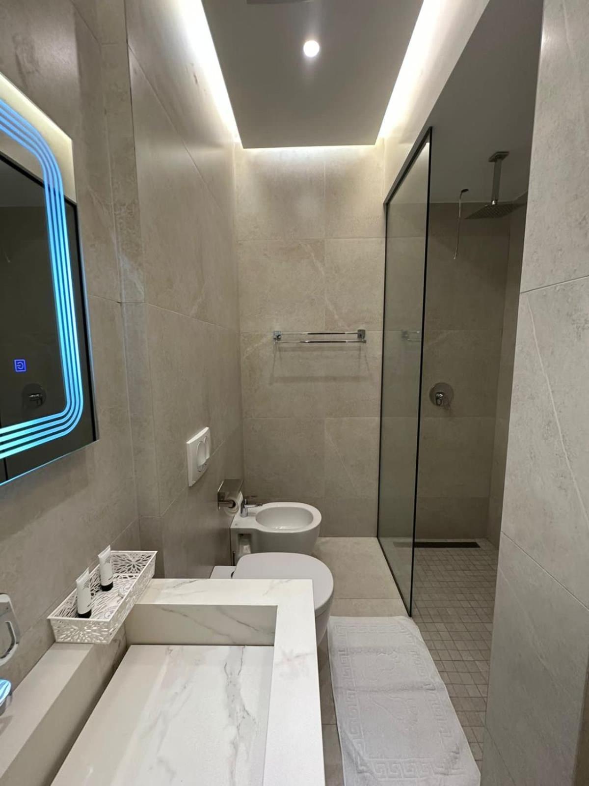 Hotel Ujvara Belsh Экстерьер фото